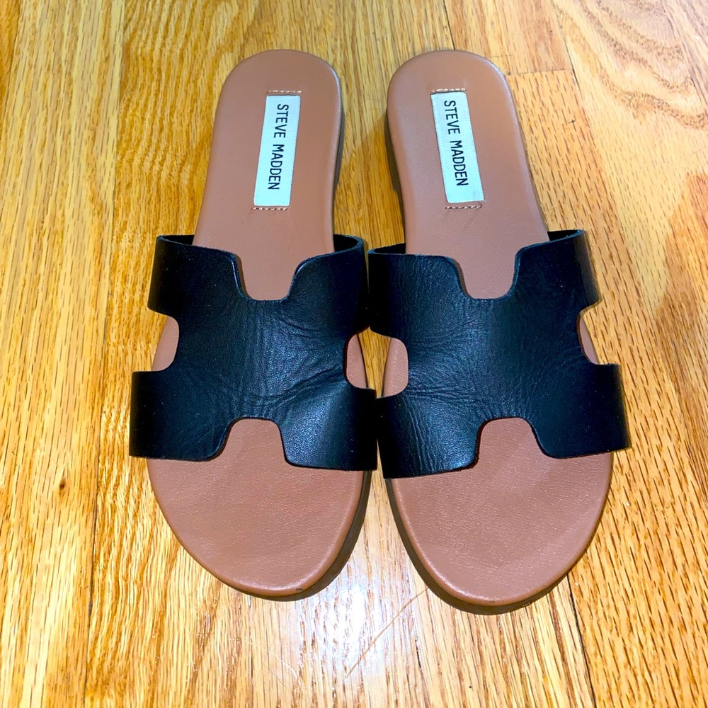 BLACK STEVE MADDEN SLIDE SANDAL